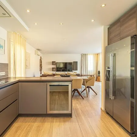 펜션 Beautiful Detached House In Mar