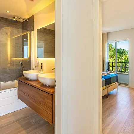 Beautiful Detached House In Mar 팔름-마르