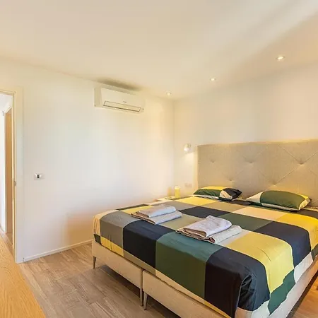 Beautiful Detached House In Mar 팔름-마르